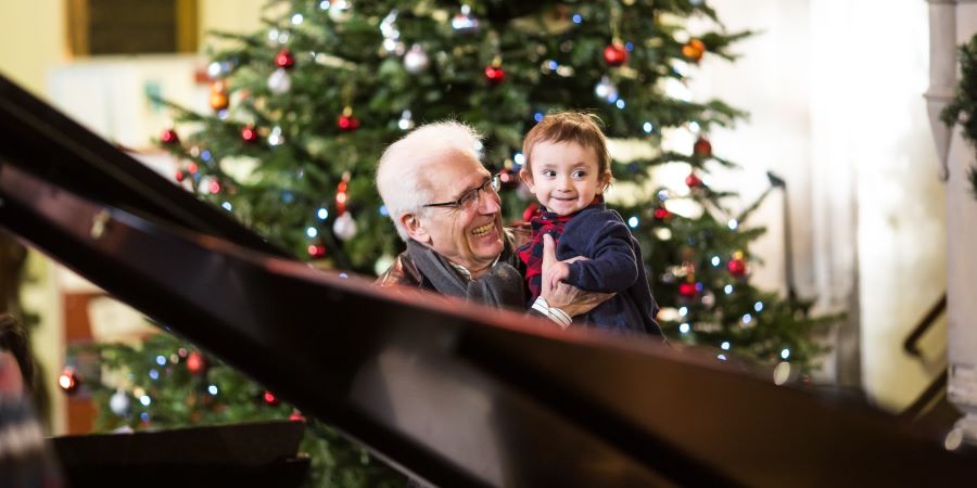 Bach to Baby Christmas Family Concert - Grandad